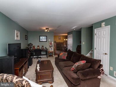 903 Coventry Pointe Ln, Pottstown, PA 19465 - photo 4