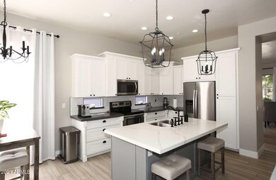 beautiful fully equipped kitchen