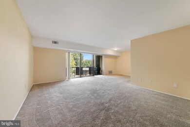 7857 Enola St unit 107, McLean, VA 22102 - photo 2