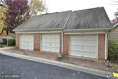 5805 Linden Square Ct, Rockville, MD 20852 - photo 2