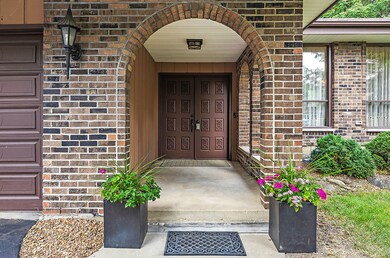 1807 Cliffside Ct, Naperville, IL 60565 - photo 3