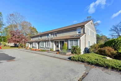 4 Goldenrod Ct unit 4, South Grafton, MA 01560 - photo 2