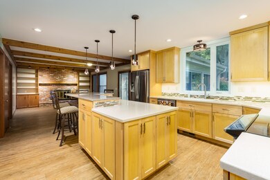 Applelane_Circle_3017_Kalamazoo_49008-10