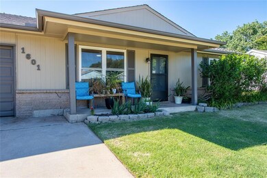 1601 NE 5th St, Moore, OK 73160 - photo 6