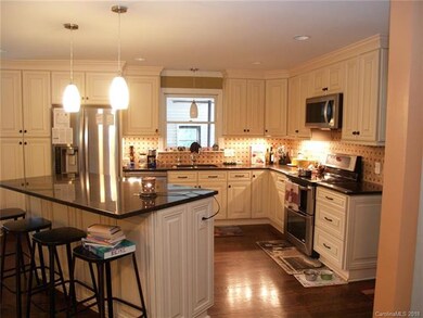 8017 Hickory Dr, Charlotte, NC 28215 - photo 7