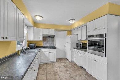 15 Hillcrest Ln, Willingboro, NJ 08046 - photo 5