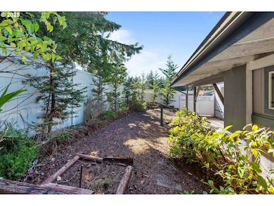 1865 Shorepines Cir, Coos Bay, OR 97420 - photo 5