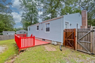 90 Feltham Rd, Springfield, MA 01118 - photo 5