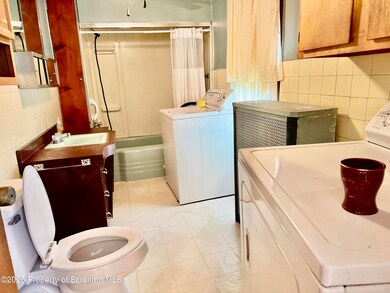 Bathroom/Laundry