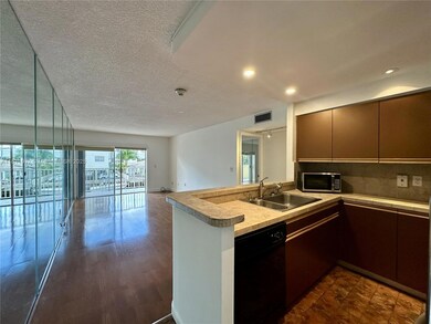 3545 NE 167th St unit 204, North Miami Beach, FL 33160 - photo 5