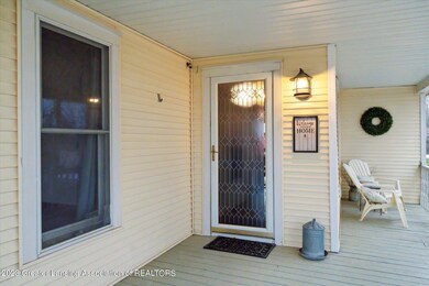 04-3290-E-Howe-Rd-DeWitt-MI-48820-Window