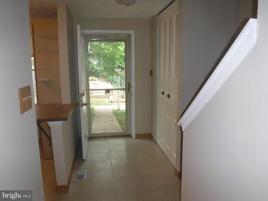 19108 Willow Spring Dr, Germantown, MD 20874 - photo 3