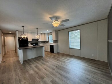 43866 E Morgan Ct unit 185, Harrison Township, MI 48045 - photo 2