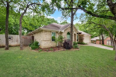429 Twin Creek Dr, Hurst, TX 76053 - photo 5