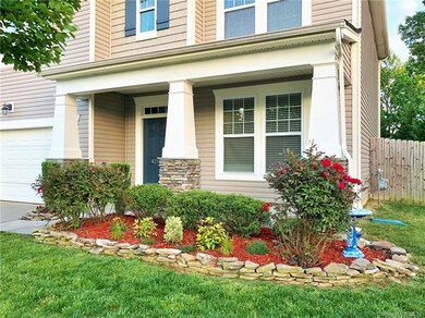 BEAUTIFUL FRONT LANDSCAPING - PERFECT!