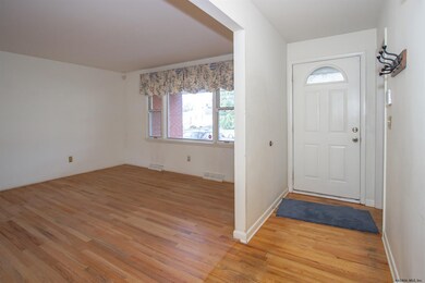 144 Ramsey Place, Albany, NY 12209 - photo 5