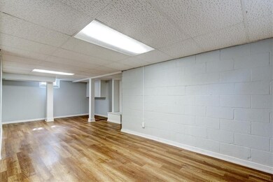 5715 Holcomb Ave, Des Moines, IA 50310 - photo 4