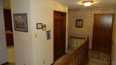 5634 SW Hawick Ln, Topeka, KS 66614 - photo 3