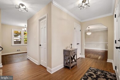 4521 Valley Forge Dr, Rockville, MD 20853 - photo 3