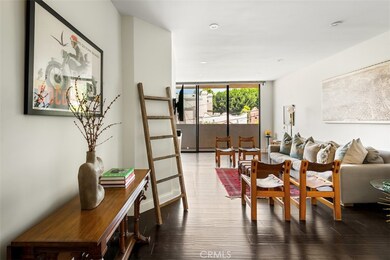930 N Wetherly Dr unit 201, West Hollywood, CA 90069 - photo 3