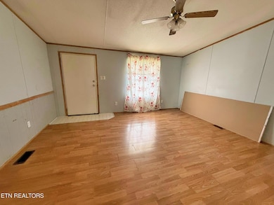 712 E Fir St, Lafollette, TN 37766 - photo 6