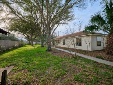 8434 Brinkmeyer Rd, Needville, TX 77461 - photo 3