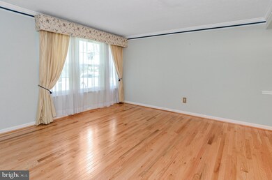 4304 Sugar Pine Ct, Burtonsville, MD 20866 - photo 4