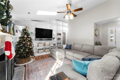 9110 Twin Trail Dr, Huntersville, NC 28078 - photo 5