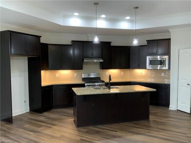 Kitchen pic. 2