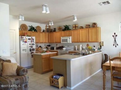 1472 E Hazeltine 002