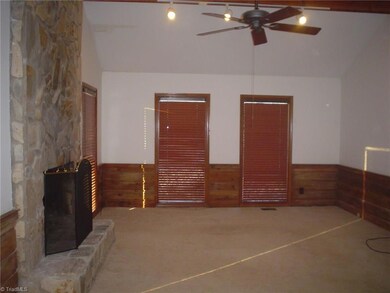 3304 Mildred Ave, Jamestown, NC 27282 - photo 6