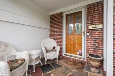 02_555ChainOHillsRoad_571_FrontView_HiRe