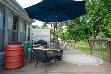 312 S Gladstone Ave, Aurora, IL 60506 - photo 3