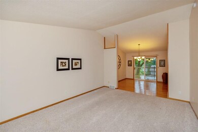 1712 Hamer Dr NW, Cedar Rapids, IA 52405 - photo 7