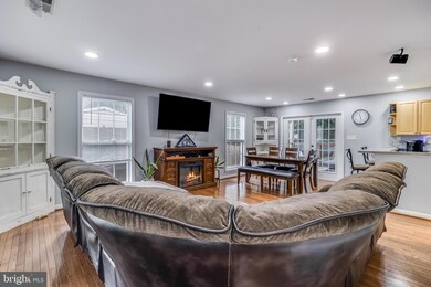 9801 Emerald Ln, Newburg, MD 20664 - photo 5