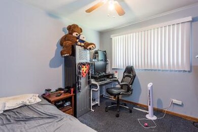 2108 Devonshire Rd, Waukegan, IL 60087 - photo 4