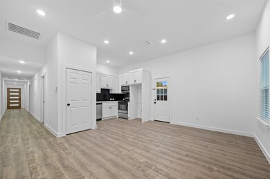 1315 Oneal St unit A, Commerce, TX 75428 - photo 2