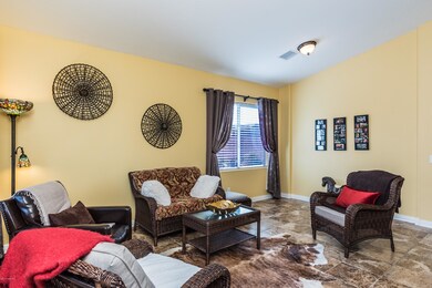 Family Room (3)