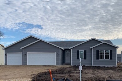 2527 S Oakhill Ave, Janesville, WI 53546 - photo 3