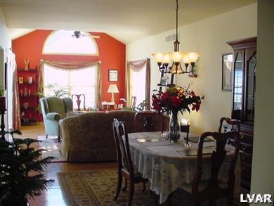 5027 Valley Stream Ln unit 80, Macungie, PA 18062 - photo 4