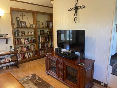 52 Mount Pleasant St, Milford, MA 01757 - photo 4