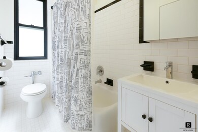 339 E 58th St unit 2B, New York, NY 10022 - photo 3
