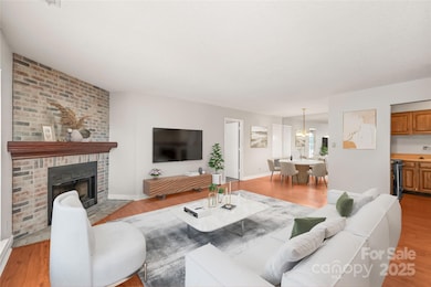 1612 Sharon Rd W unit 70, Charlotte, NC 28210 - photo 3