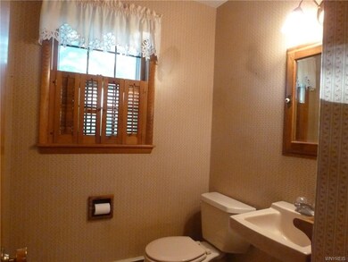 352 E Stenzil St, North Tonawanda, NY 14120 - photo 7