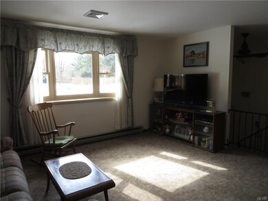 6431 Crown Ln, Zionsville, PA 18092 - photo 7