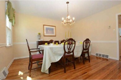 55 S Forge Manor Dr, Phoenixville, PA 19460 - photo 4