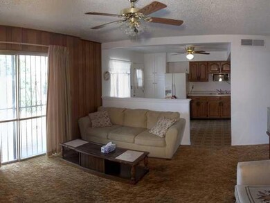 Den/Family/Great Room. Notice how the ki