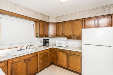 1706 Hoven Ln Crookston MN-large-006-7-K