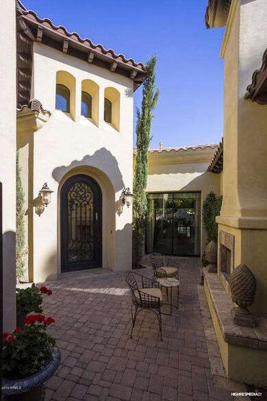 02 Courtyard