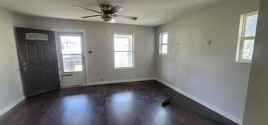 708 N Robinson St, Cleburne, TX 76031 - photo 7